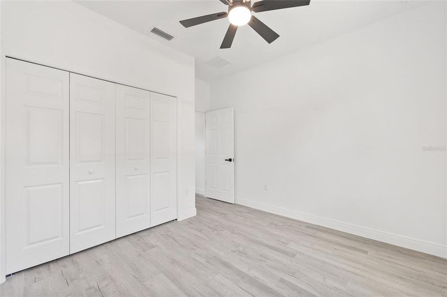 Spacious, unfurnished interior of a new home in , Summerfield (Image 26).