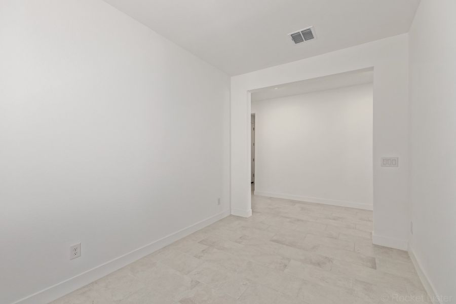 Spacious, unfurnished interior of a new home in Teravalis, Buckeye (Image 7).
