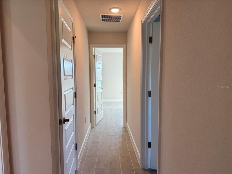 Spacious, unfurnished interior of a new home in South Gulf Cove, Port Charlotte (Image 9).