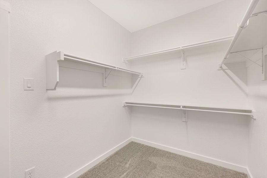Spacious, unfurnished interior of a new home in Cottonwood Creek, Rowlett (Image 46).