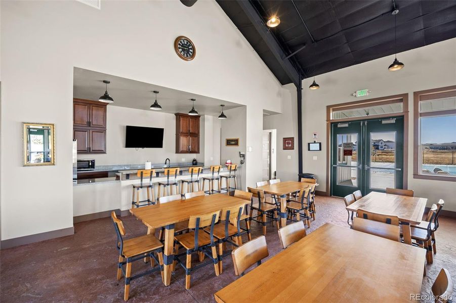 Community amenities in , Parker (Image 39).