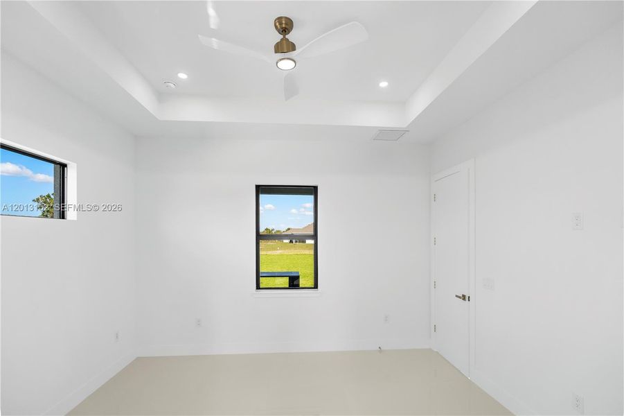 Spacious, unfurnished interior of a new home in , Lehigh Acres (Image 42).