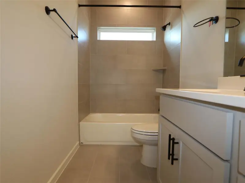 Furnished interior view inside a new home in Estancia West, Manchaca (Image 8).