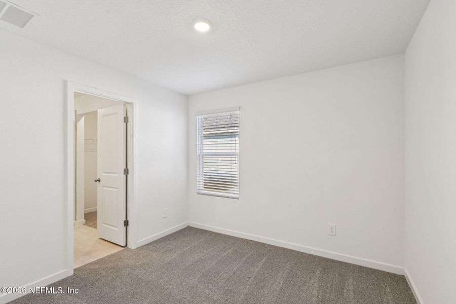 Spacious, unfurnished interior of a new home in Kings Preserve, Jacksonville (Image 13).