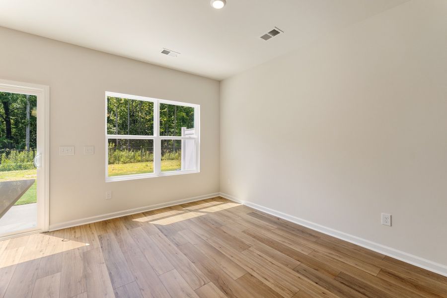 Spacious, unfurnished interior of a new home in Edwards Station, Taylors (Image 17).