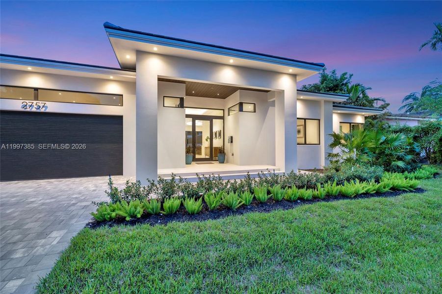 Exterior details and patio area of a home in , Fort Lauderdale (Image 25).