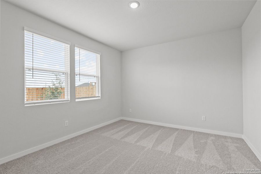 Spacious, unfurnished interior of a new home in Summerlin, San Antonio (Image 13).