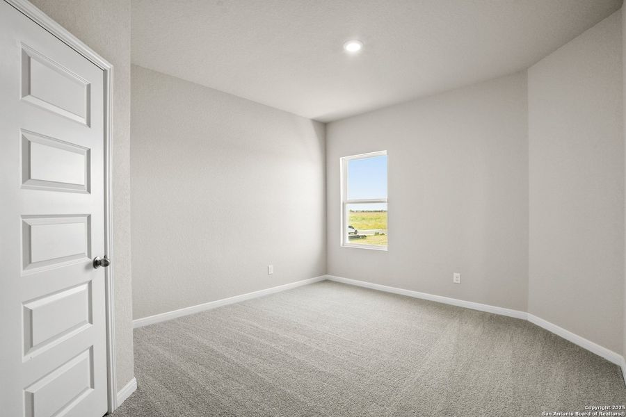 Spacious, unfurnished interior of a new home in Dauer Ranch, New Braunfels (Image 26). Spacious, unfurnished interior of a new home in Dauer Ranch, New Braunfels (Image 26).
