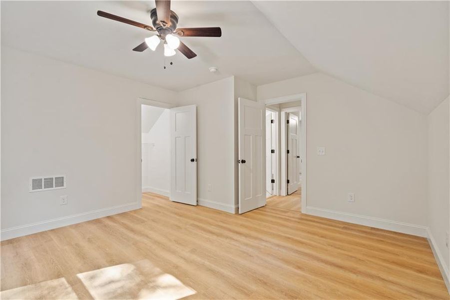 Spacious, unfurnished interior of a new home in , Dahlonega (Image 12).