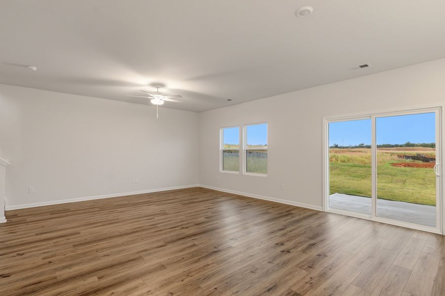 Spacious, unfurnished interior of a new home in Mayfair Village, Spartanburg (Image 15).