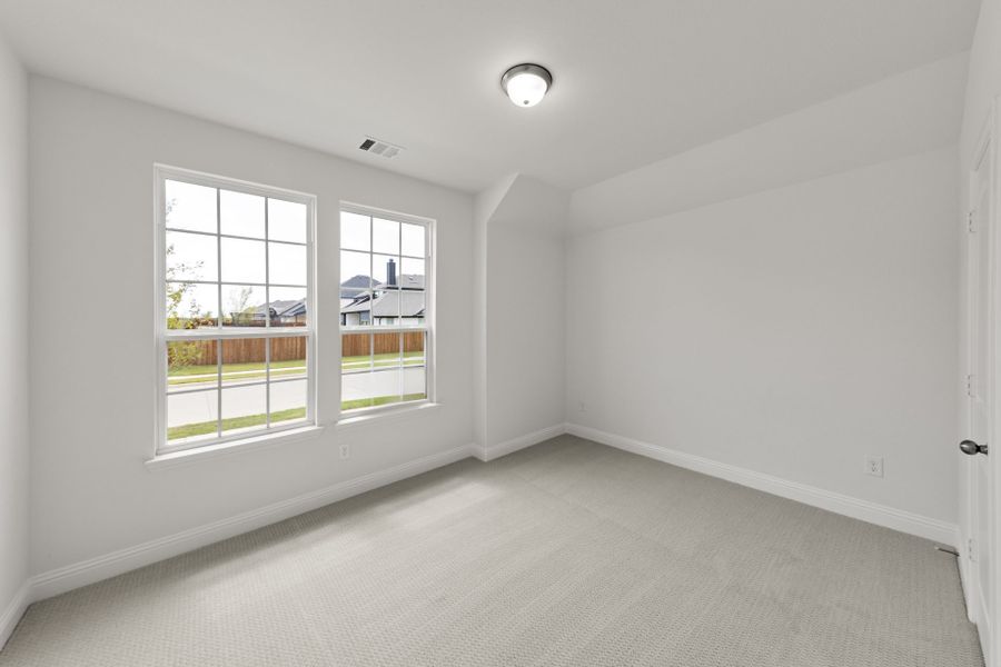 Spacious, unfurnished interior of a new home in Creekview Meadows, Pilot Point (Image 21).