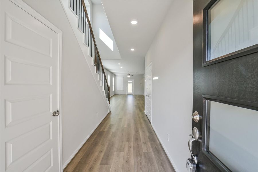 Spacious, unfurnished interior of a new home in Anderson Lakes, Houston (Image 18).