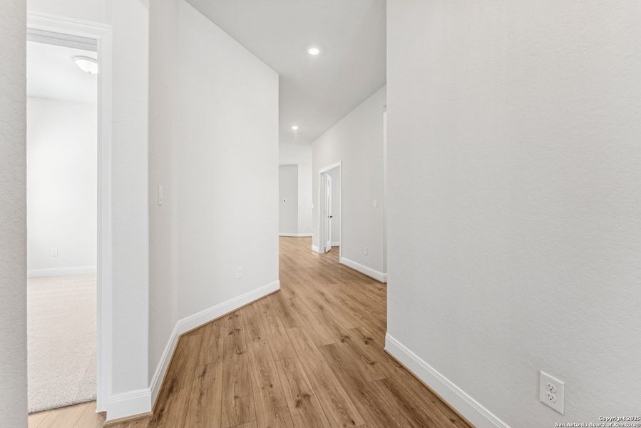 Spacious, unfurnished interior of a new home in , San Antonio (Image 12).