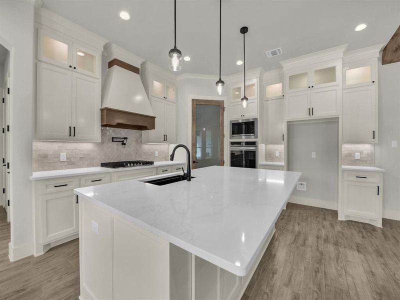 Furnished interior view inside a new home in , Weatherford (Image 10).