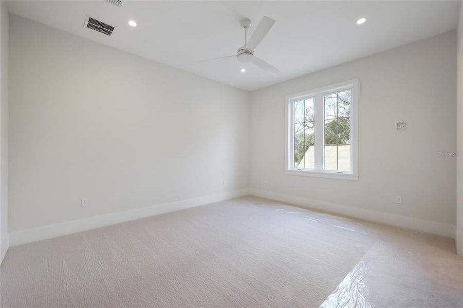 Spacious, unfurnished interior of a new home in , Winter Garden (Image 23). Spacious, unfurnished interior of a new home in , Winter Garden (Image 23).