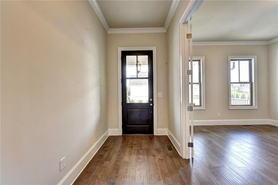 Spacious, unfurnished interior of a new home in Bellmoore Park, Duluth (Image 48).