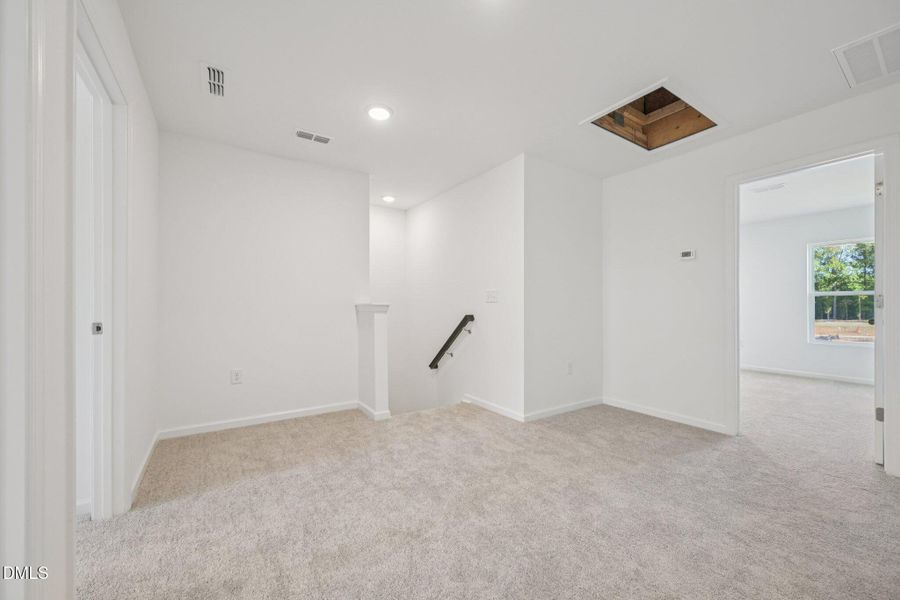 24-web-or-mls-Flagstone Way-S1010-024