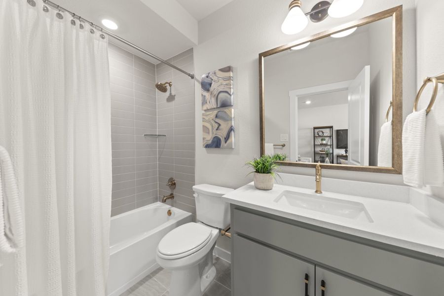 Furnished interior view inside a new home in Cottonwood Creek, Rowlett (Image 26).