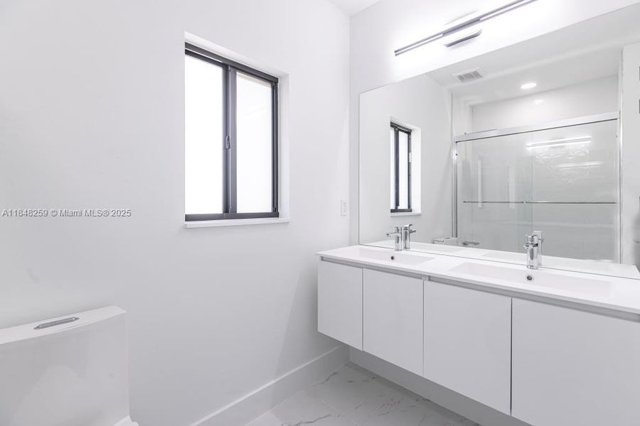 Furnished interior view inside a new home in , Cape Coral (Image 5).