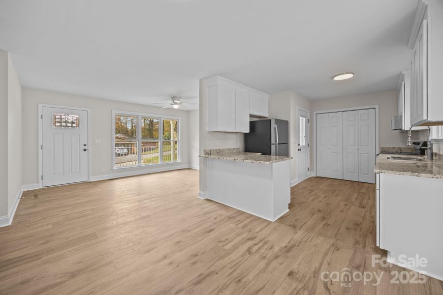 Living room-Dining/Eat at bar