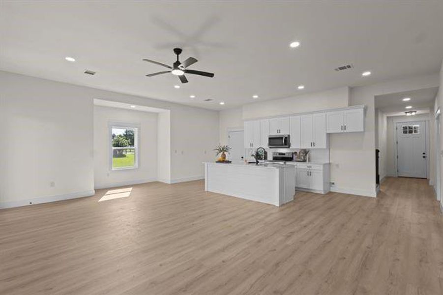 Spacious, unfurnished interior of a new home in , Orange (Image 28). Spacious, unfurnished interior of a new home in , Orange (Image 28).