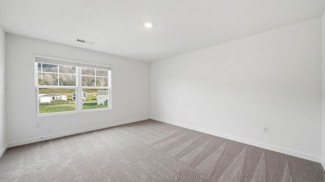 Spacious, unfurnished interior of a new home in Emory Creek, Harriman (Image 30).