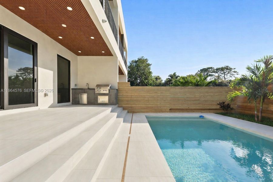 Exterior details and patio area of a home in , Fort Lauderdale (Image 16). Exterior details and patio area of a home in , Fort Lauderdale (Image 16).