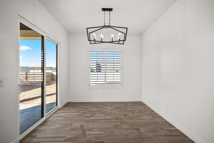 Spacious, unfurnished interior of a new home in Tierra Del Este 91, El Paso (Image 25). Spacious, unfurnished interior of a new home in Tierra Del Este 91, El Paso (Image 25).