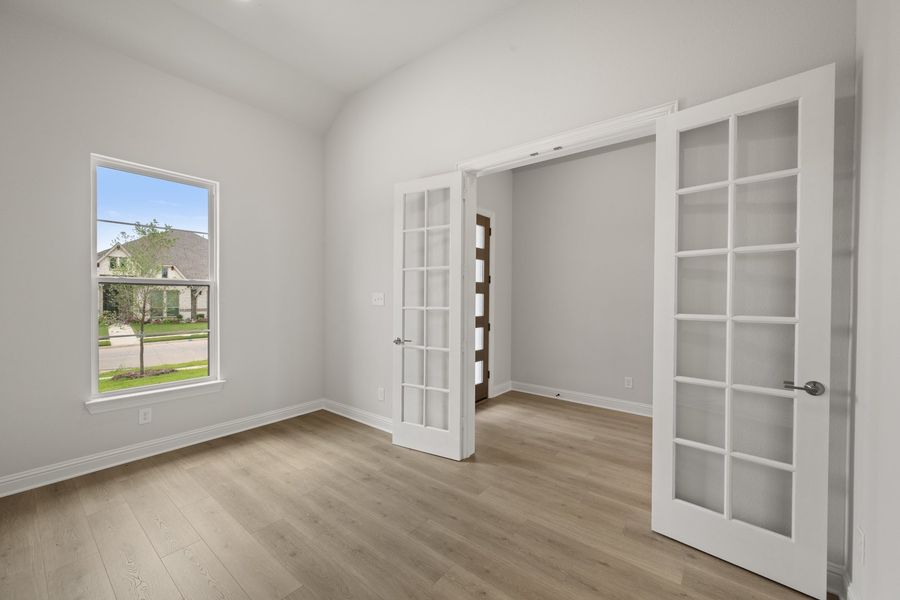 Spacious, unfurnished interior of a new home in Hayes Crossing, Midlothian (Image 18).