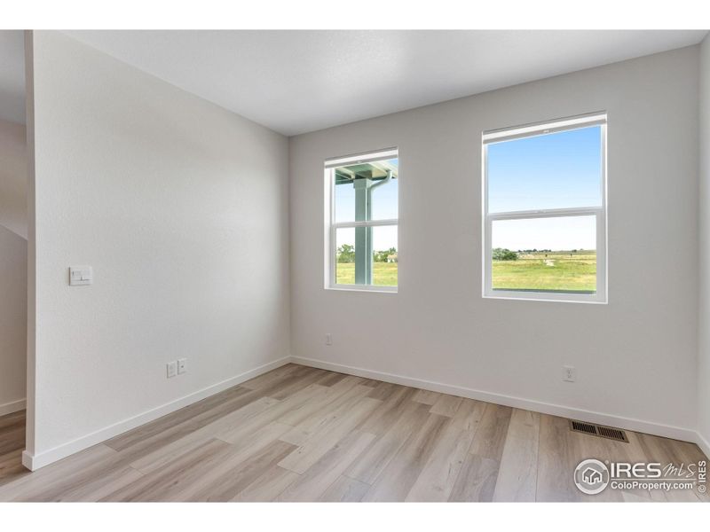 Spacious, unfurnished interior of a new home in Vista Meadows, Fort Lupton (Image 11).