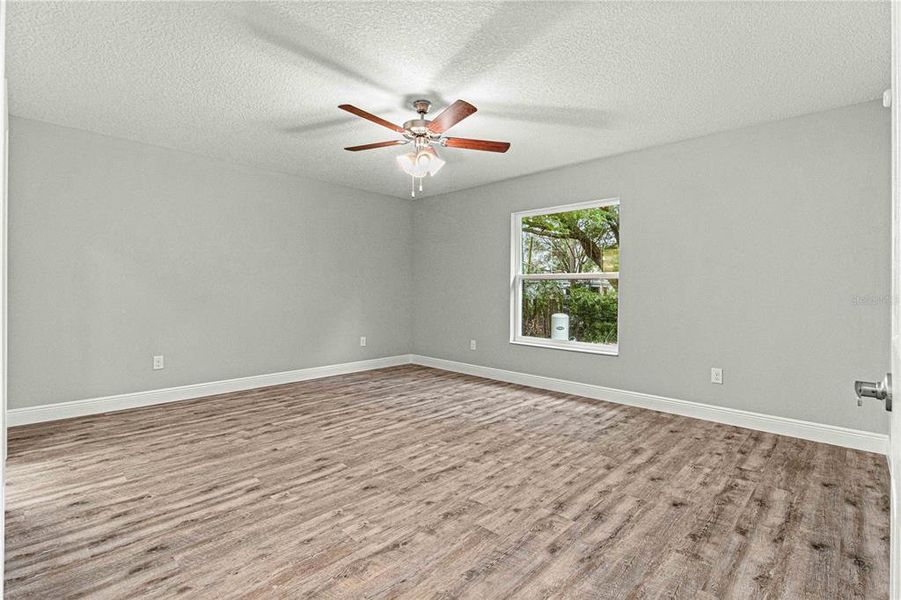 Spacious, unfurnished interior of a new home in , Summerfield (Image 15).