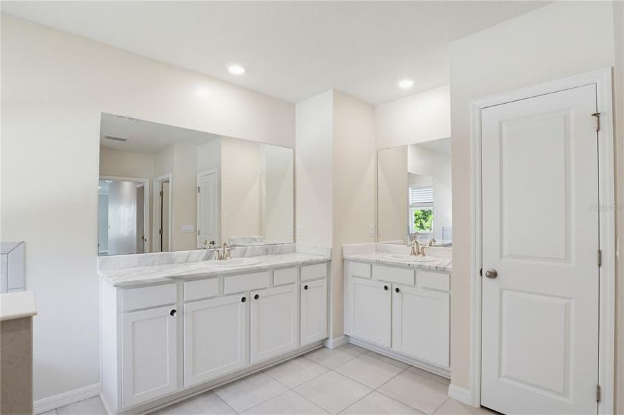 Furnished interior view inside a new home in Coddington, Bradenton (Image 13).