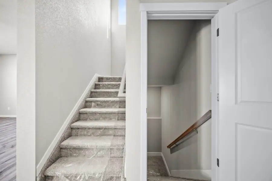 Spacious, unfurnished interior of a new home in The Glen, Colorado Springs (Image 19).