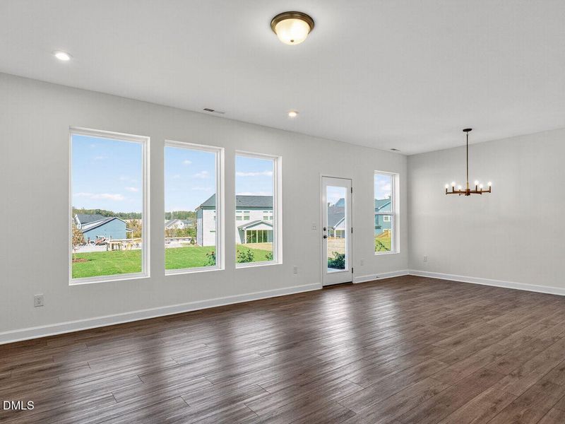 008-1280x960-family-room