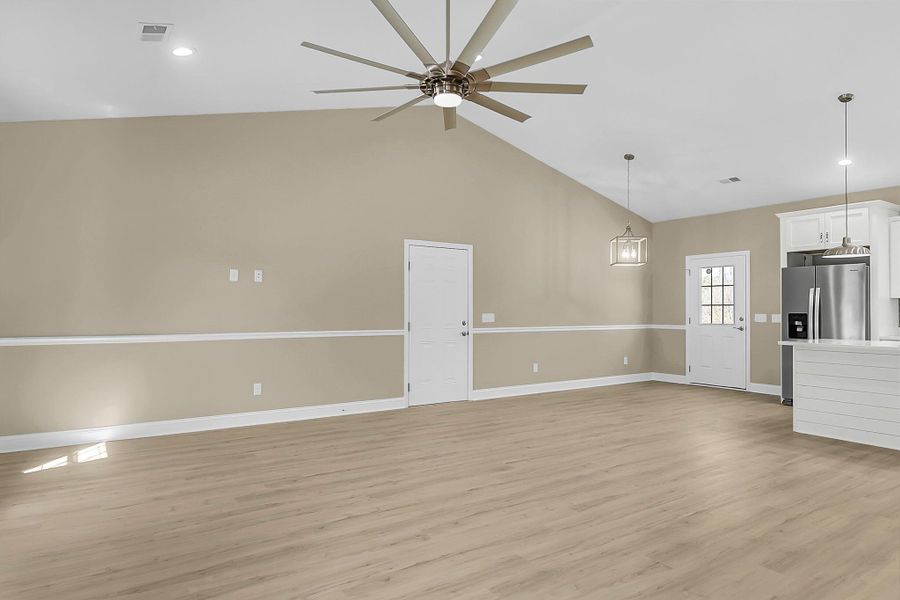 Spacious, unfurnished interior of a new home in , Round O (Image 27).