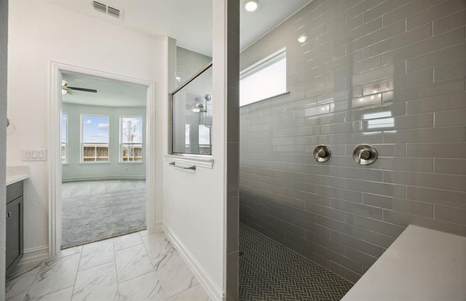 Oversized shower*real home pictured