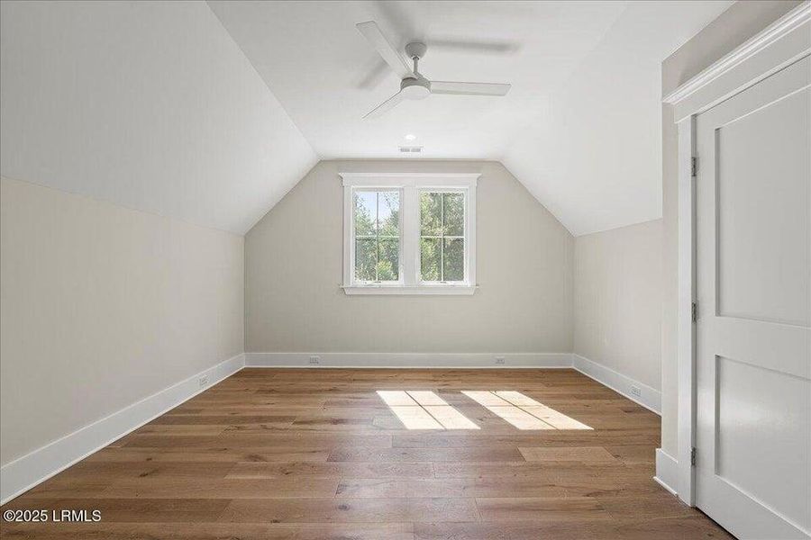 Spacious, unfurnished interior of a new home in , Beaufort (Image 19).