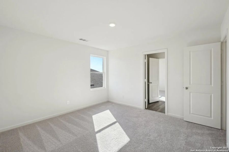 Spacious, unfurnished interior of a new home in Saddlebrook Ranch, Schertz (Image 18).