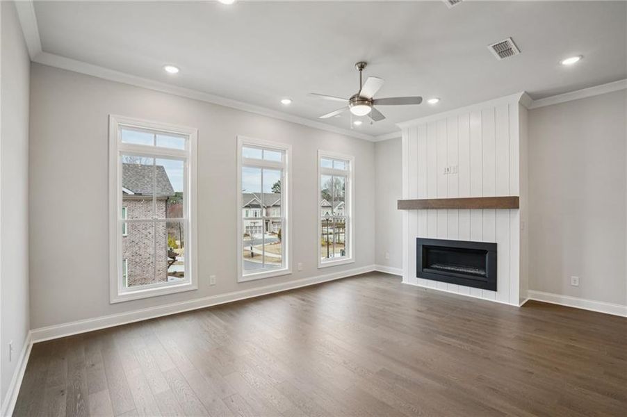 Spacious, unfurnished interior of a new home in Ward's Crossing Townhomes, Johns Creek (Image 28).