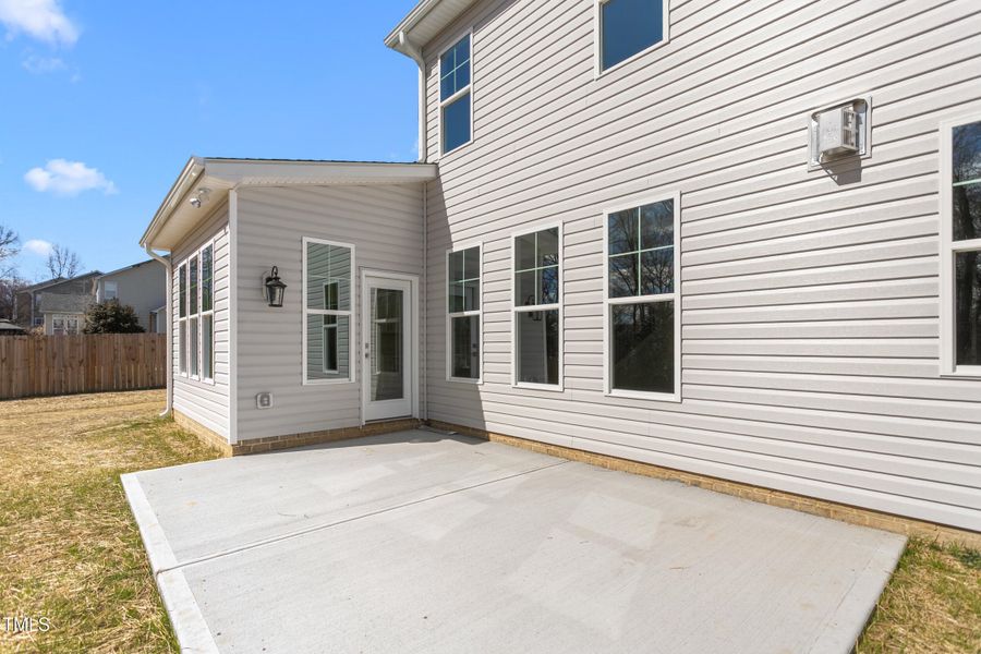 1246 Jamestowne Drive-43