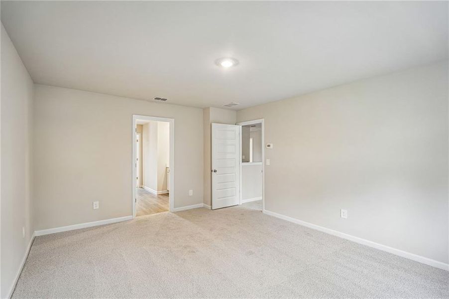 Spacious, unfurnished interior of a new home in Martin Springs - Estate Series, Lawrenceville (Image 33).
