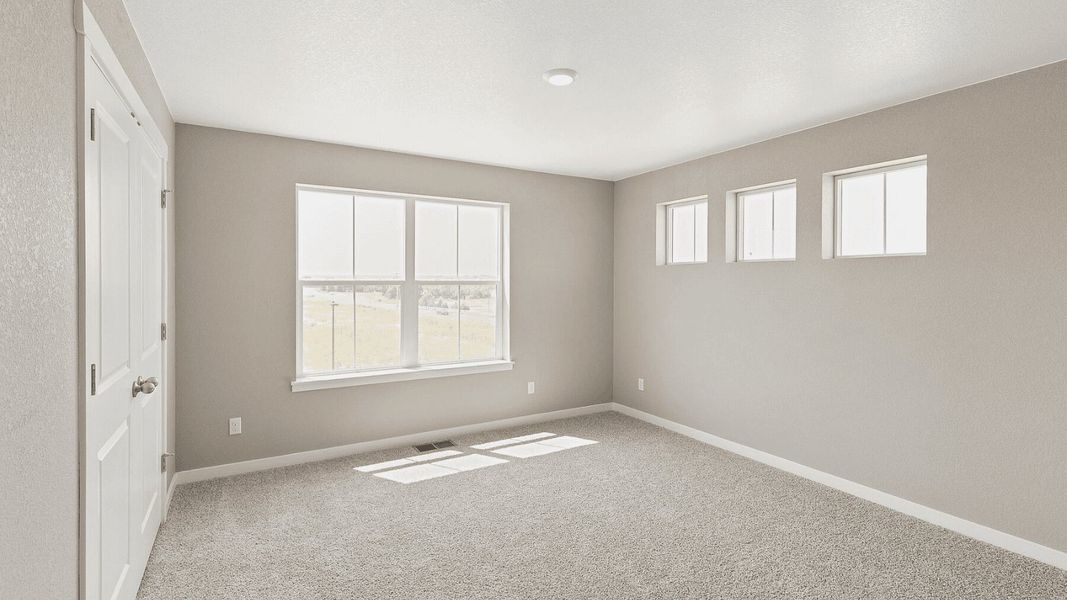 Spacious, unfurnished interior of a new home in Settlers Crossing, Commerce City (Image 9). Spacious, unfurnished interior of a new home in Settlers Crossing, Commerce City (Image 9).