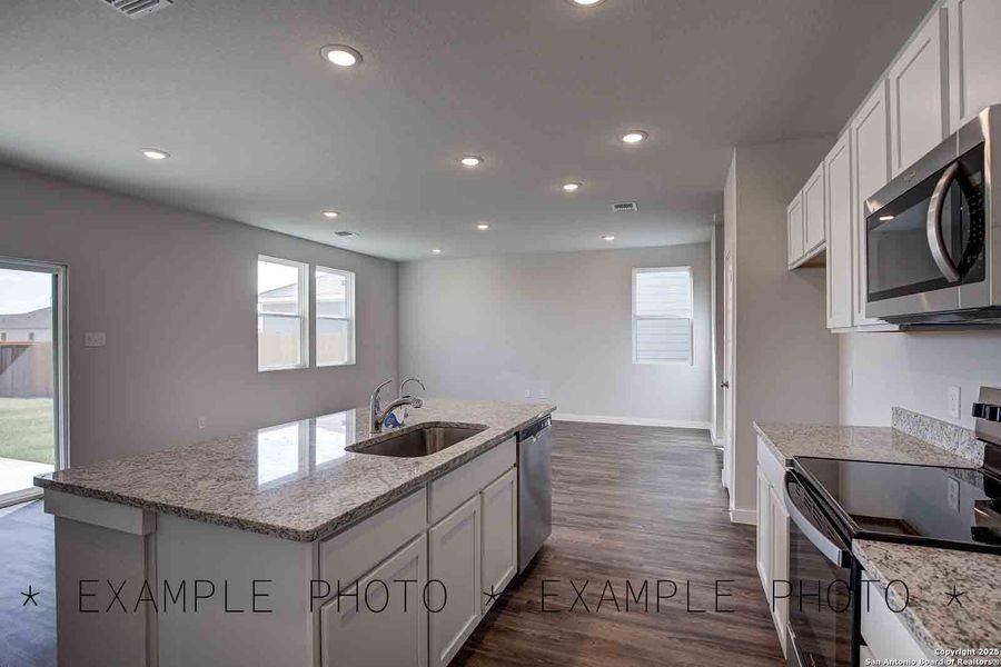 Furnished interior view inside a new home in Mesa Vista, San Antonio (Image 7).