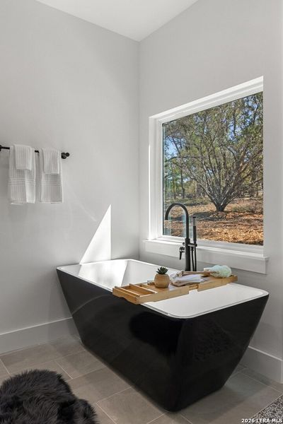 Close-up of interior finishes inside a home in , Blanco (Image 18).
