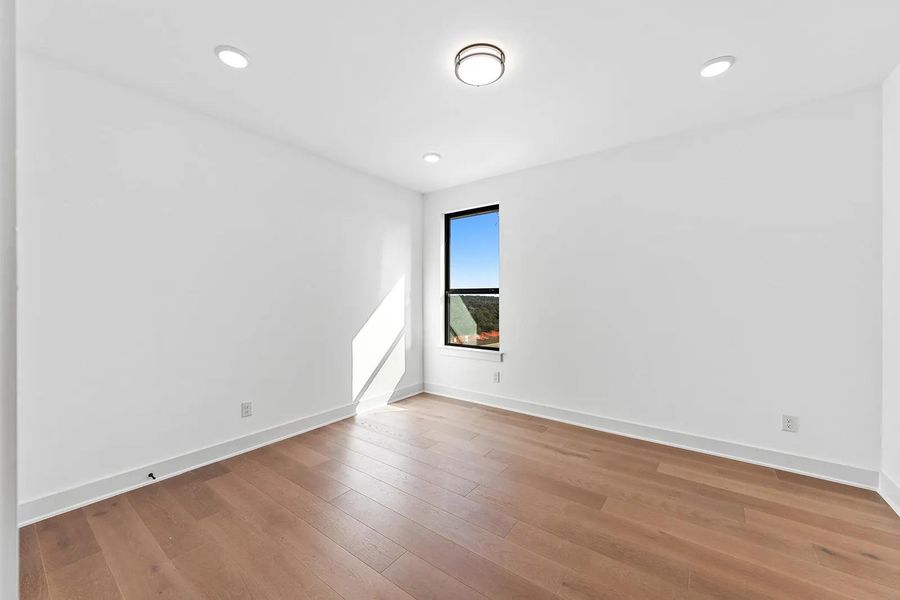 Lynmar II E Bedroom 4