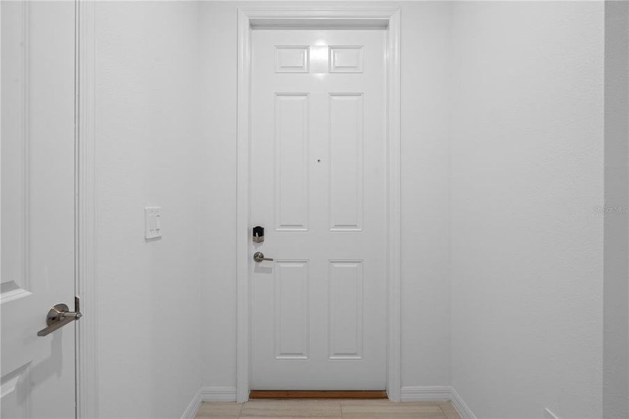 Spacious, unfurnished interior of a new home in Angeline, Land O' Lakes (Image 30).