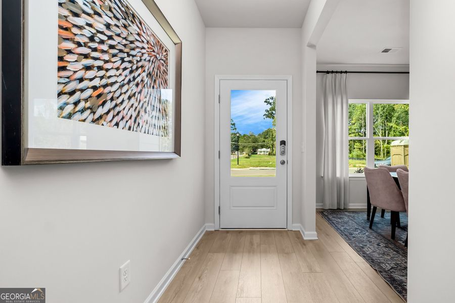 Spacious, unfurnished interior of a new home in Cobblestone Crossing Commons, Warner Robins (Image 18).
