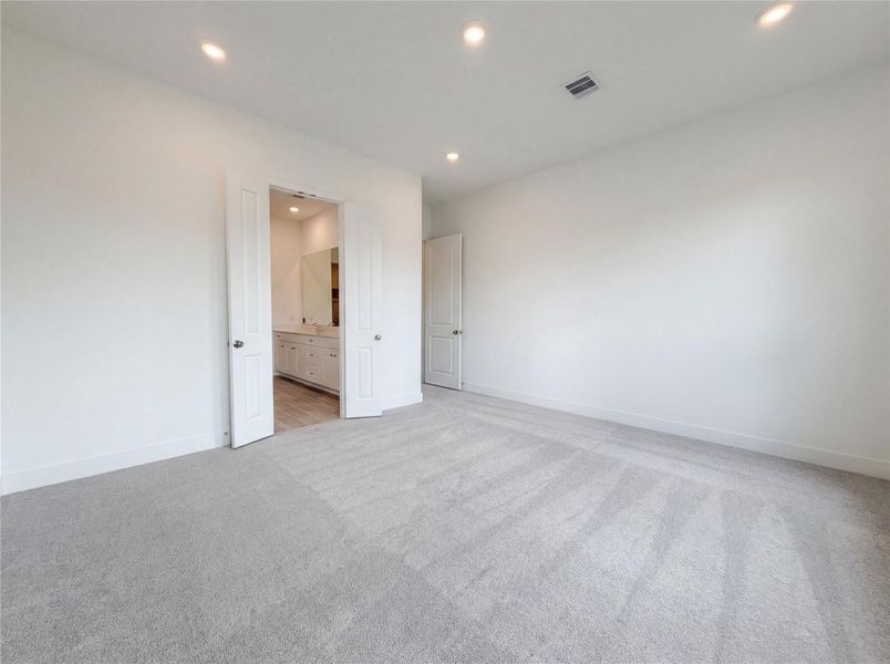 Spacious, unfurnished interior of a new home in , Porter (Image 16).