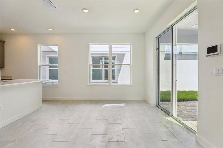 Spacious, unfurnished interior of a new home in Trinity Place, St. Cloud (Image 28).