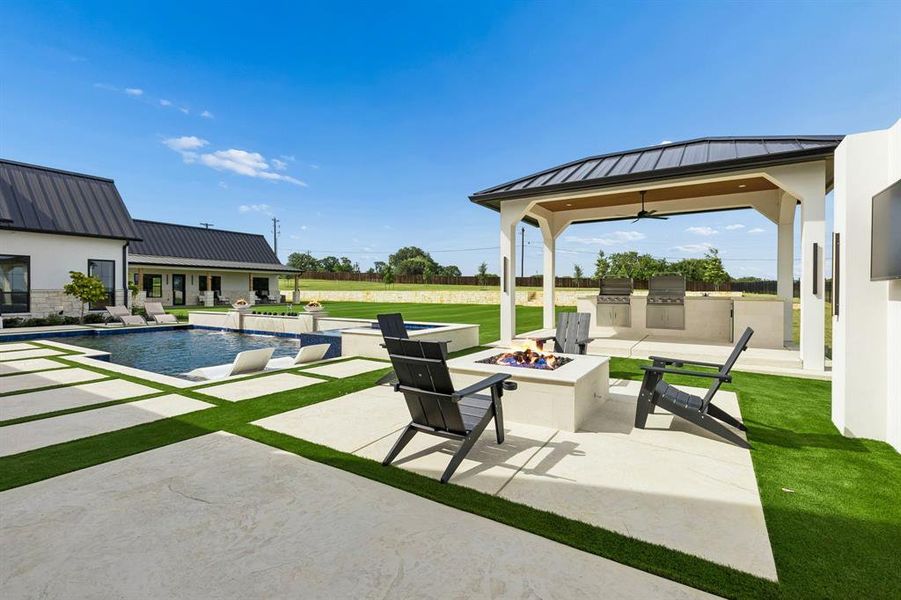 Exterior details and patio area of a home in , Bartonville (Image 3).